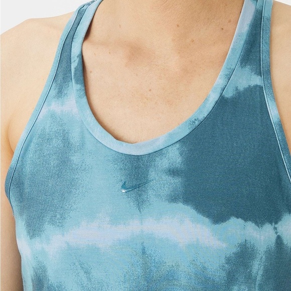 Nike Women's Summer Luxe Print Racerback Tank Top Green Size Small - Picture 8 of 8